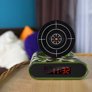 Reloj despertador Digital con pistola para niños y no tan niños.